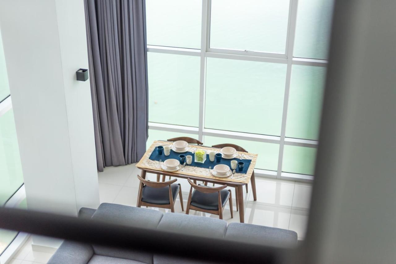 Maritime Penthouse Suite By The Sea George Town Eksteriør billede